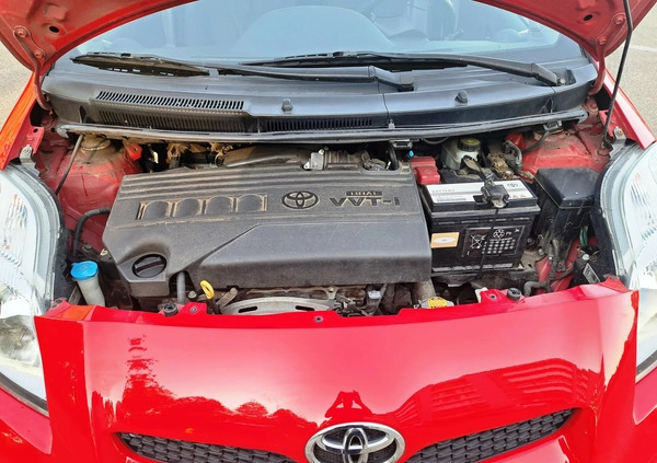 Toyota Yaris cena 19900 przebieg: 122000, rok produkcji 2009 z Białystok małe 211